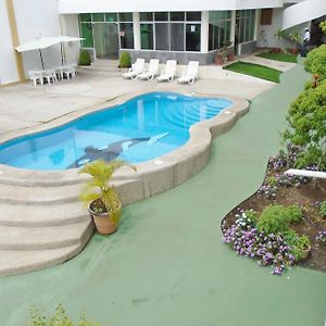 Hotel Pelican Bay